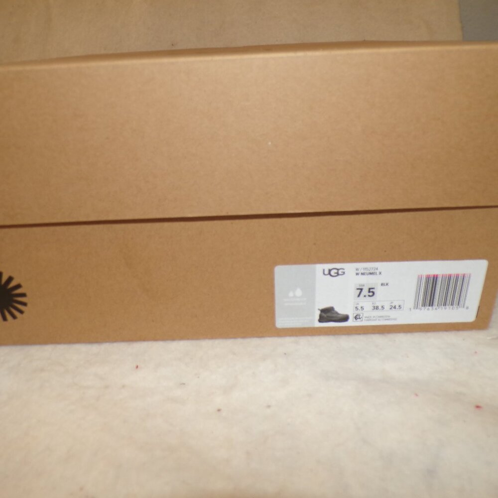 UGG NEUMEL X BLACK LEATHER ANKLE BOOTS WOMEN'S SIZE US 7.5 NEW IN BOX - Picture 3 of 7